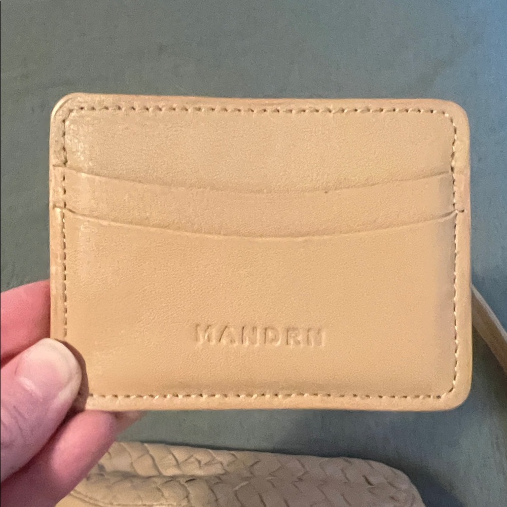 Mandrn Remy & card case in Sand - Picture 2 of 5